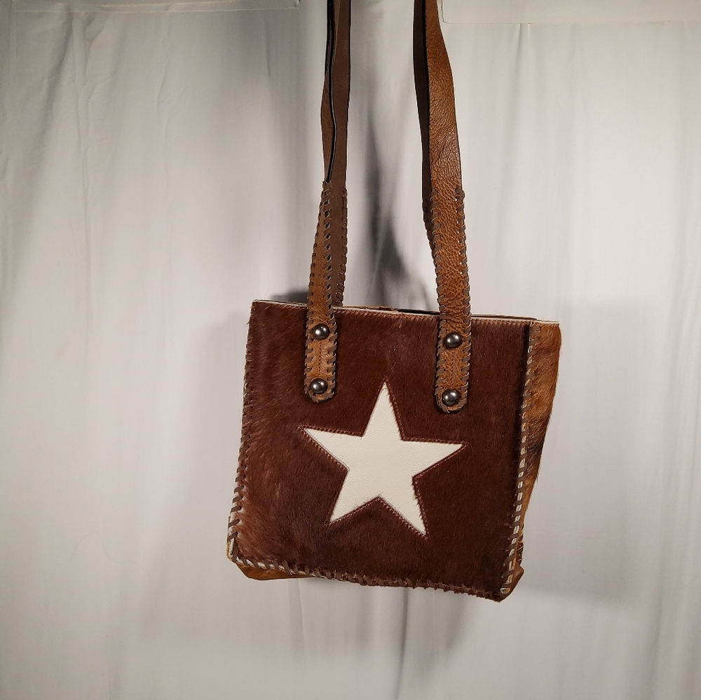 R Collection leather purse with lone Star design